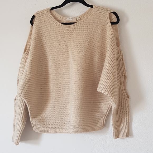 Cloth Sweater - Picture 1 of 3